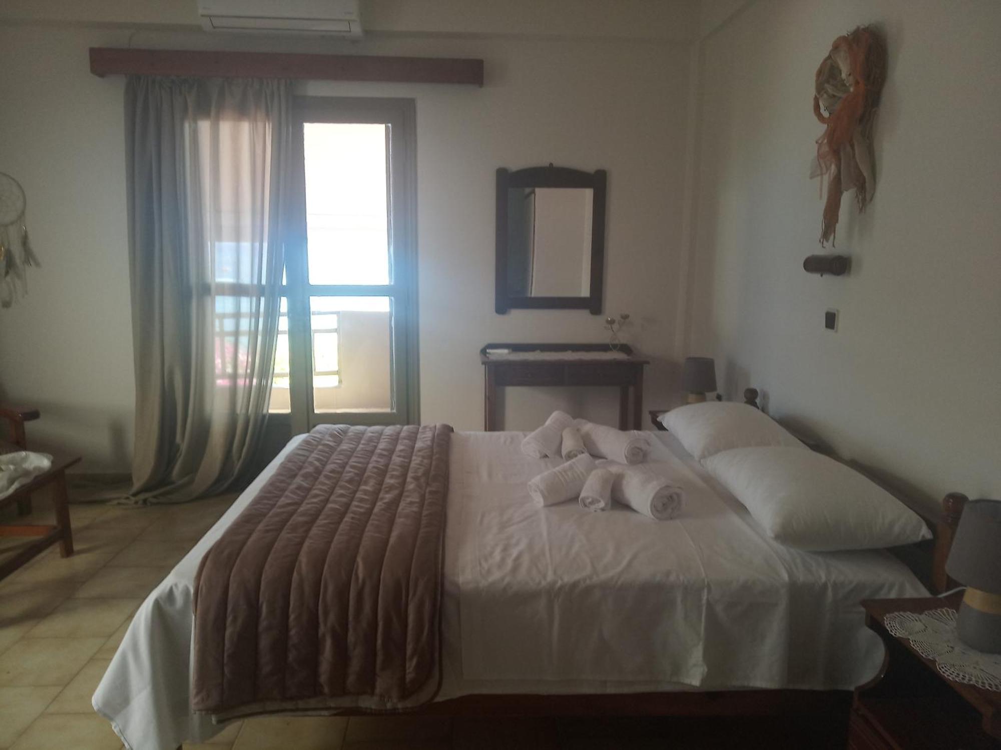 Buganvilla Sea View Apts Agia Pelagia  Esterno foto